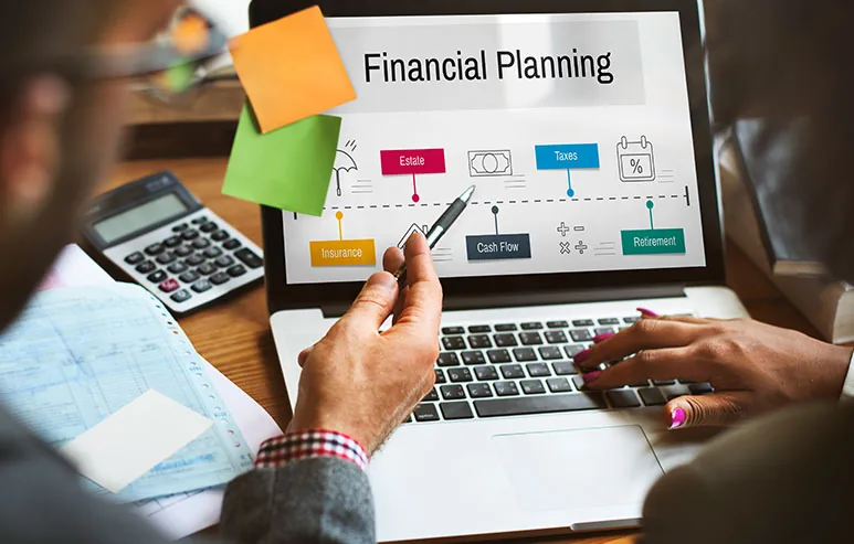 Diagrama fluxos caixa mostrando planejamento estratégico orçamento empresarial integrado
