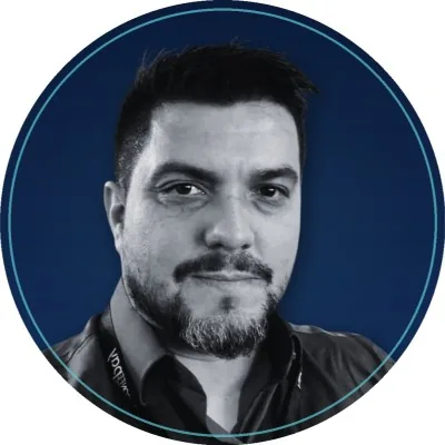 Retrato profissional de Tiago Amancio executivo em case de sucesso
