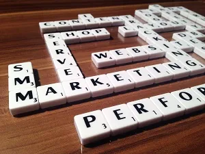 Peças Scrabble marketing vendas performance diretor de marketing funções atribuições