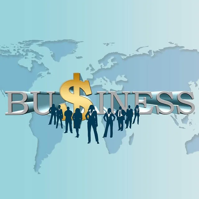Pessoa analisando gráficos crescentes sobre notas euros representando IPO de uma empresa