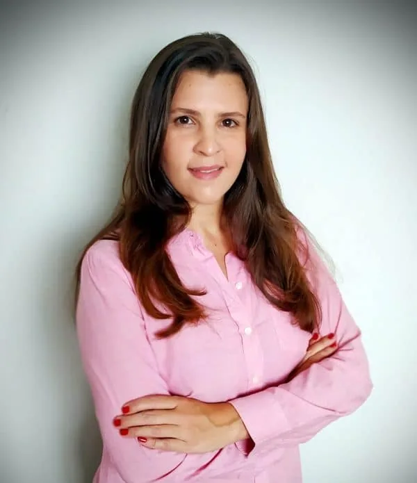 Retrato circular de profissional controller da empresa Koppert em foto corporativa