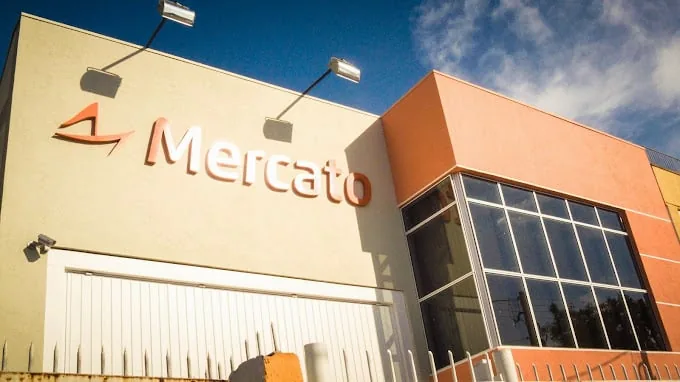 Fachada do varejo Mercato em dia ensolarado blog Mercato case study