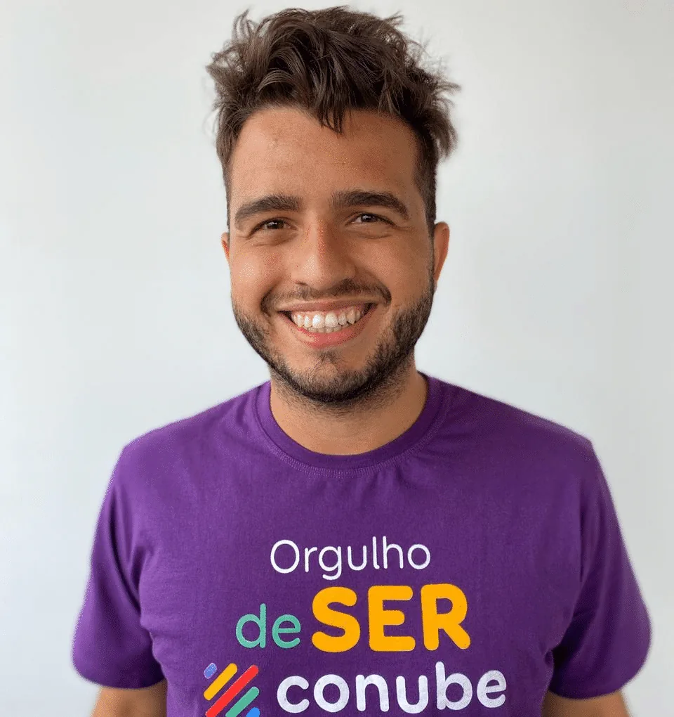 Nicolas Conube palestrante sorridente sobre planejamento para 2020 no evento