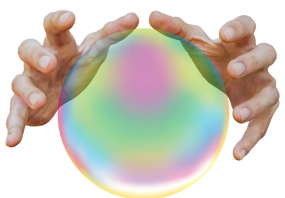 Ícone com mãos e esfera gradiente pastel simbolizando previsibilidade financeira
