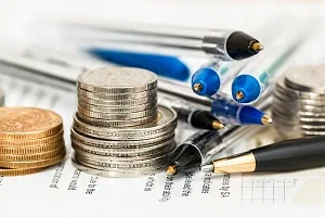 Moedas ferramentas documento financeiro recursos orçamento como calcular resultado financeiro