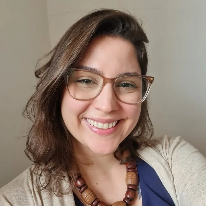 Retrato de Julia Figueiredo, diretora de Easy Senior Noroeste, especialista em finanças